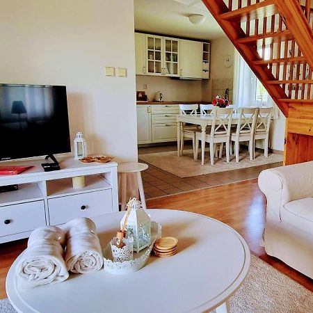 Holiday Home Holiday Hill 42 By Interhome Cista  Buitenkant foto